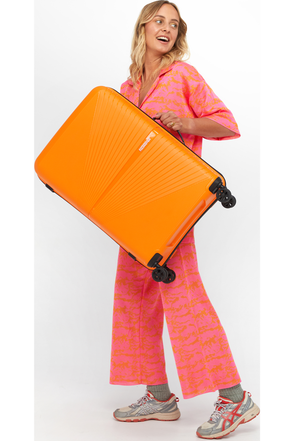 American Tourister Airconic Spinner 67cm  Mango Orange