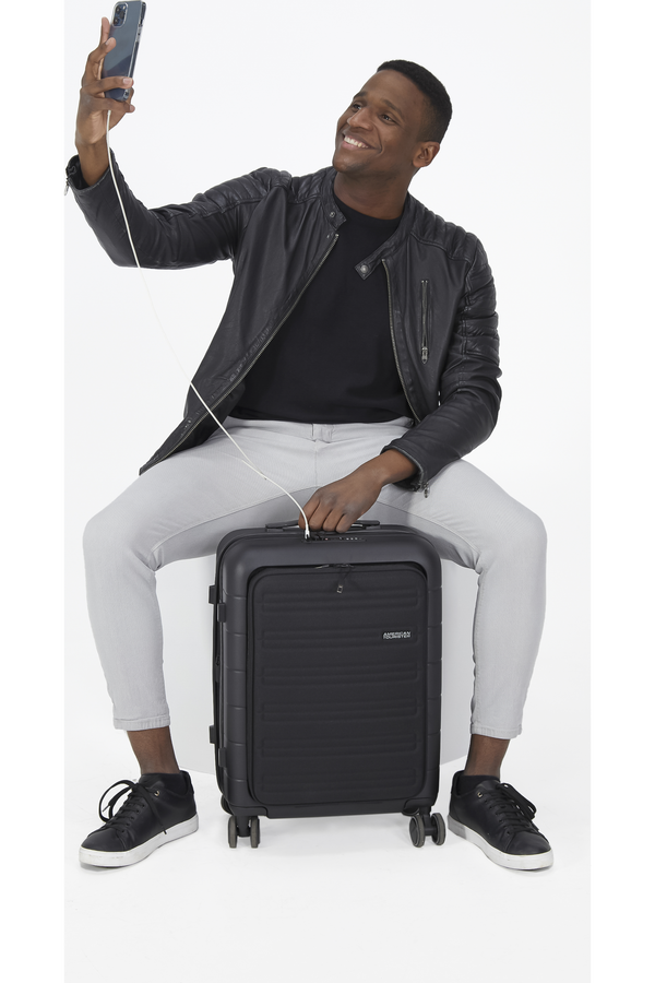 American Tourister Novastream Spinner TSA Exp. Smart 55cm  Dark Slate American Tourister Novastream Spinner TSA Exp. Smart 55cm  Dark Slate