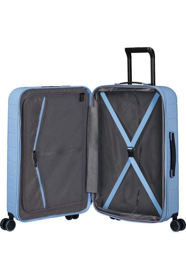 American Tourister Novastream Spinner TSA Exp. 67cm  Pastel Blue American Tourister Novastream Spinner TSA Exp. 67cm  Pastel Blue