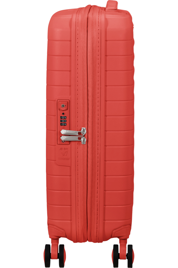 American Tourister Fastforward Spinner 55/20 TSA EXP 55cm  Sunset Coral American Tourister Fastforward Spinner 55/20 TSA EXP 55cm  Sunset Coral